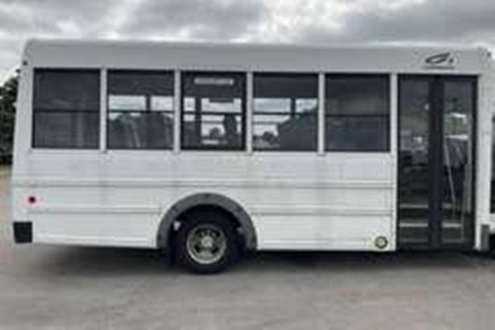 2012 White /Gray Chevrolet Express (1GB3G3BG2C1) with an V8 engine, Auto transmission, located at 1725 US-68 N, Bellefontaine, OH, 43311, (937) 592-5466, 40.387783, -83.752388 - Photo#9